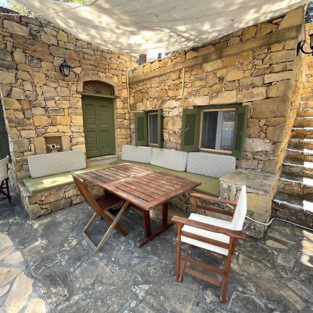 Petrino 2 - Traditional Lerian House Lakkion Exterior photo