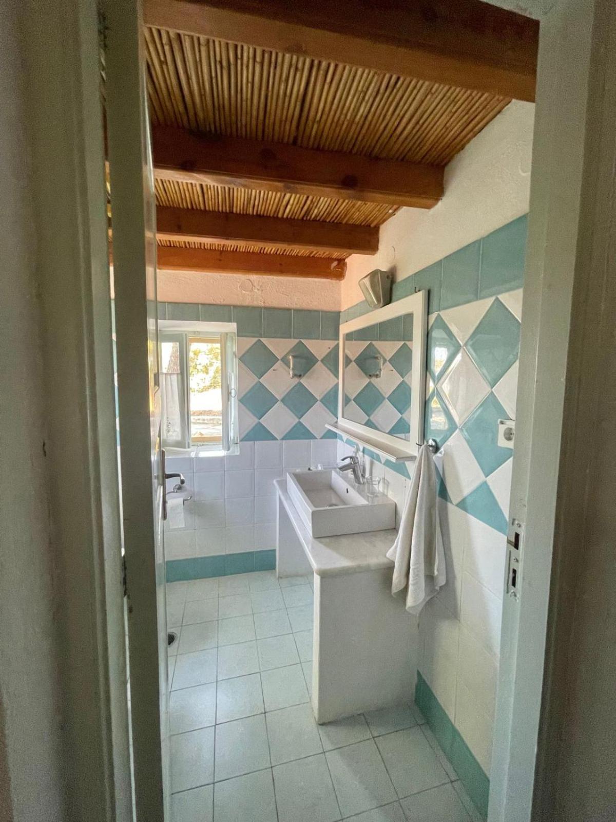 Petrino 2 - Traditional Lerian House Lakkion Exterior photo